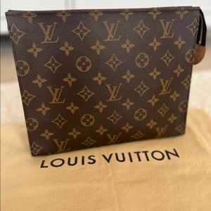 LOUIS VUITTON TOILETRY 26